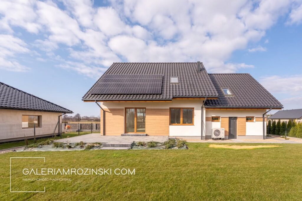 Dom w stanie deweloperskim z garażem – Darłowo