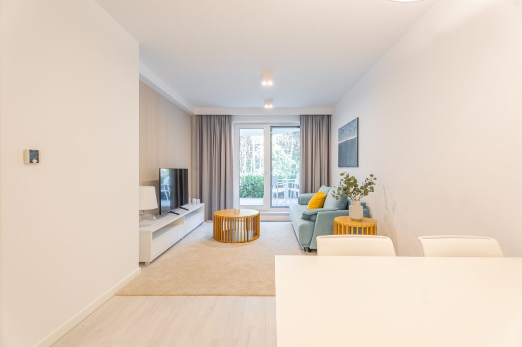 Apartament z tarasem między morzem a jeziorem