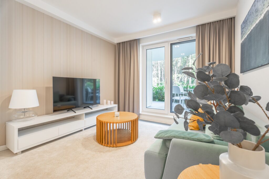 Apartament z tarasem między morzem a jeziorem