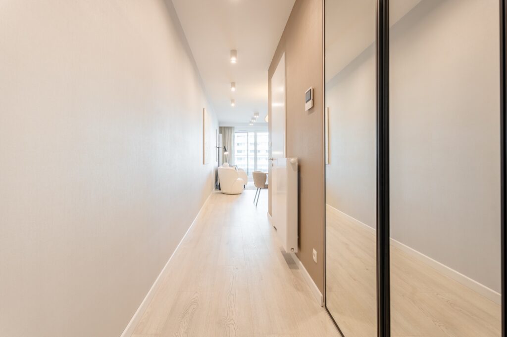 Apartament z widokiem na basen i jezioro